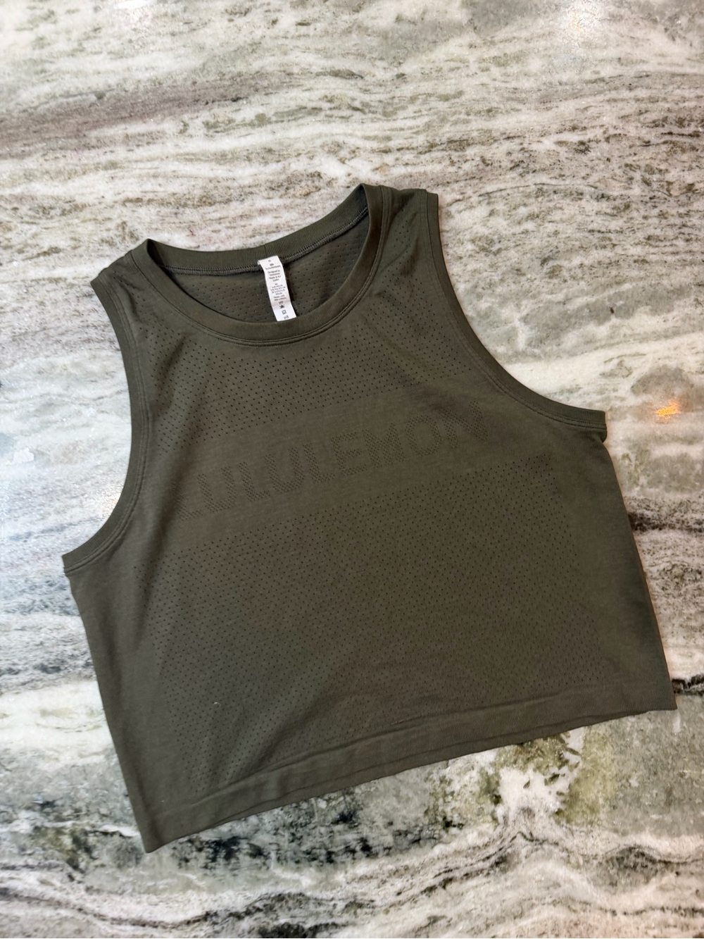 Lululemon Olive Green Crop Tank Top “Swiftly Breathe Tank”
Size 6
